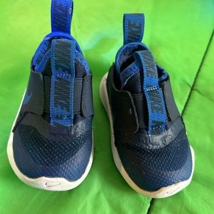 Navy blue Nike Flex Runner Infant shoes